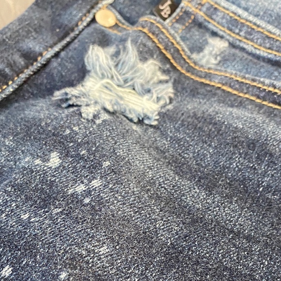 Judy Blue Distressed Bleach Splatter Boyfriend Jeans - Picture 9 of 9